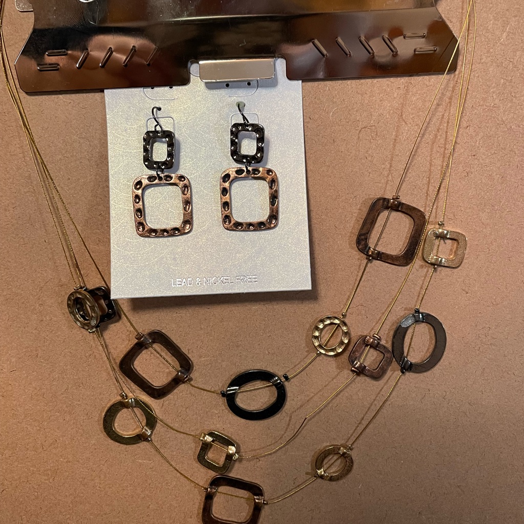 Nice Metallic Bronze Black And Gold Necklace And Earrings Set 8$
